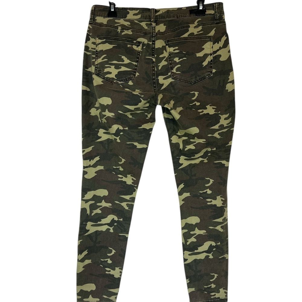KUT from the Kloth Connie Camouflage Pants - Picture 2 of 9